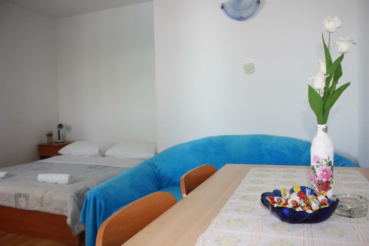 Apartmani Mila Starigrad Paklenica Extérieur photo