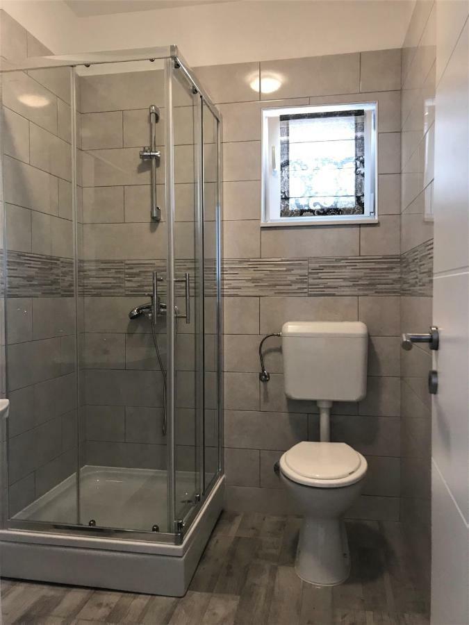 Apartmani Mila Starigrad Paklenica Extérieur photo